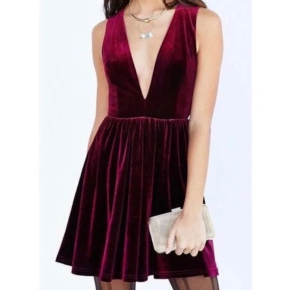Urban Outfitters Lucca Couture Plunging V-Neck Velvet Mini Dress size XS Holiday - Picture 2 of 8